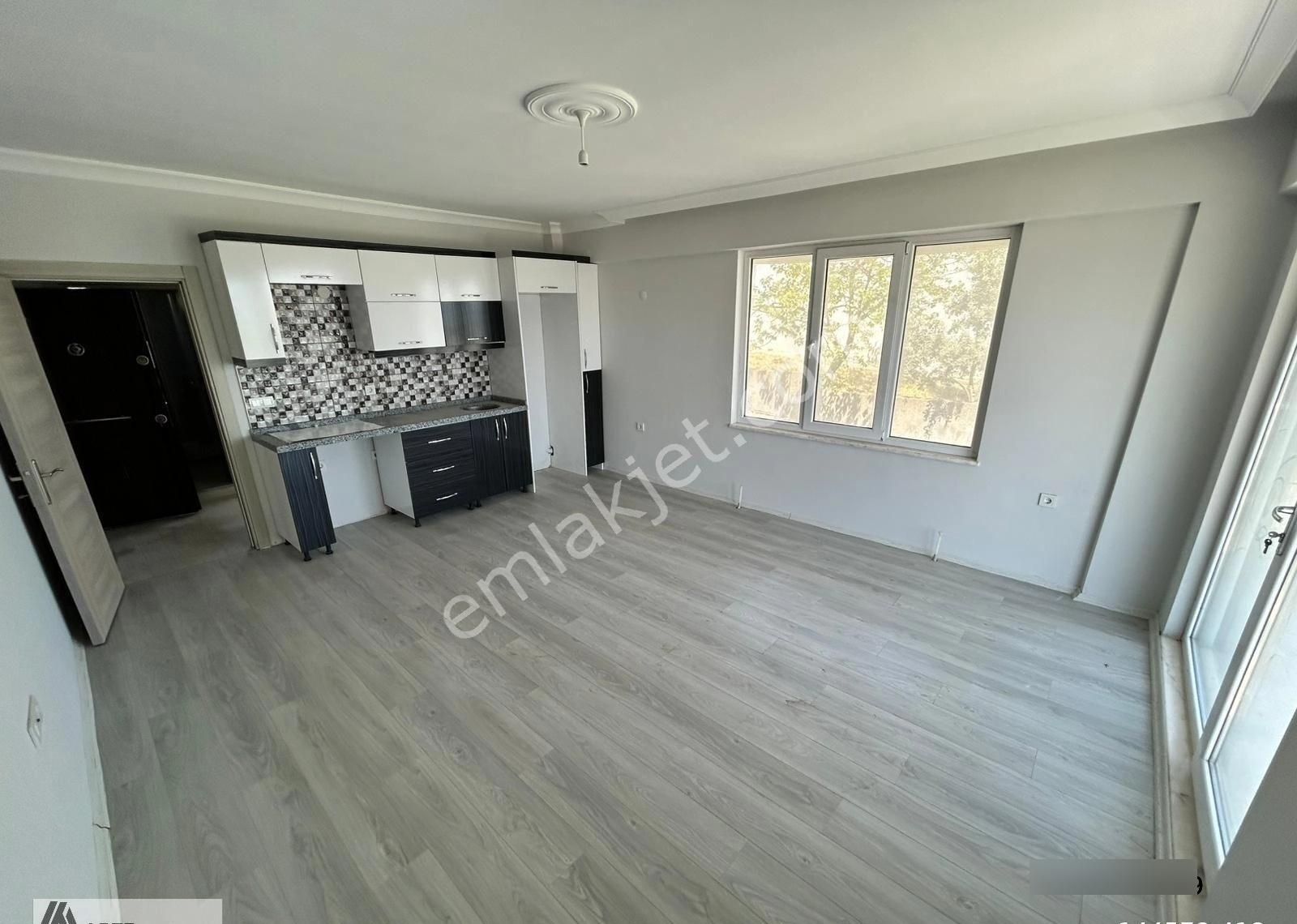 Erdek Tatlısuda 45 M2 Deniz Manzaralı Balkonlu 1+1 Satılık Daire