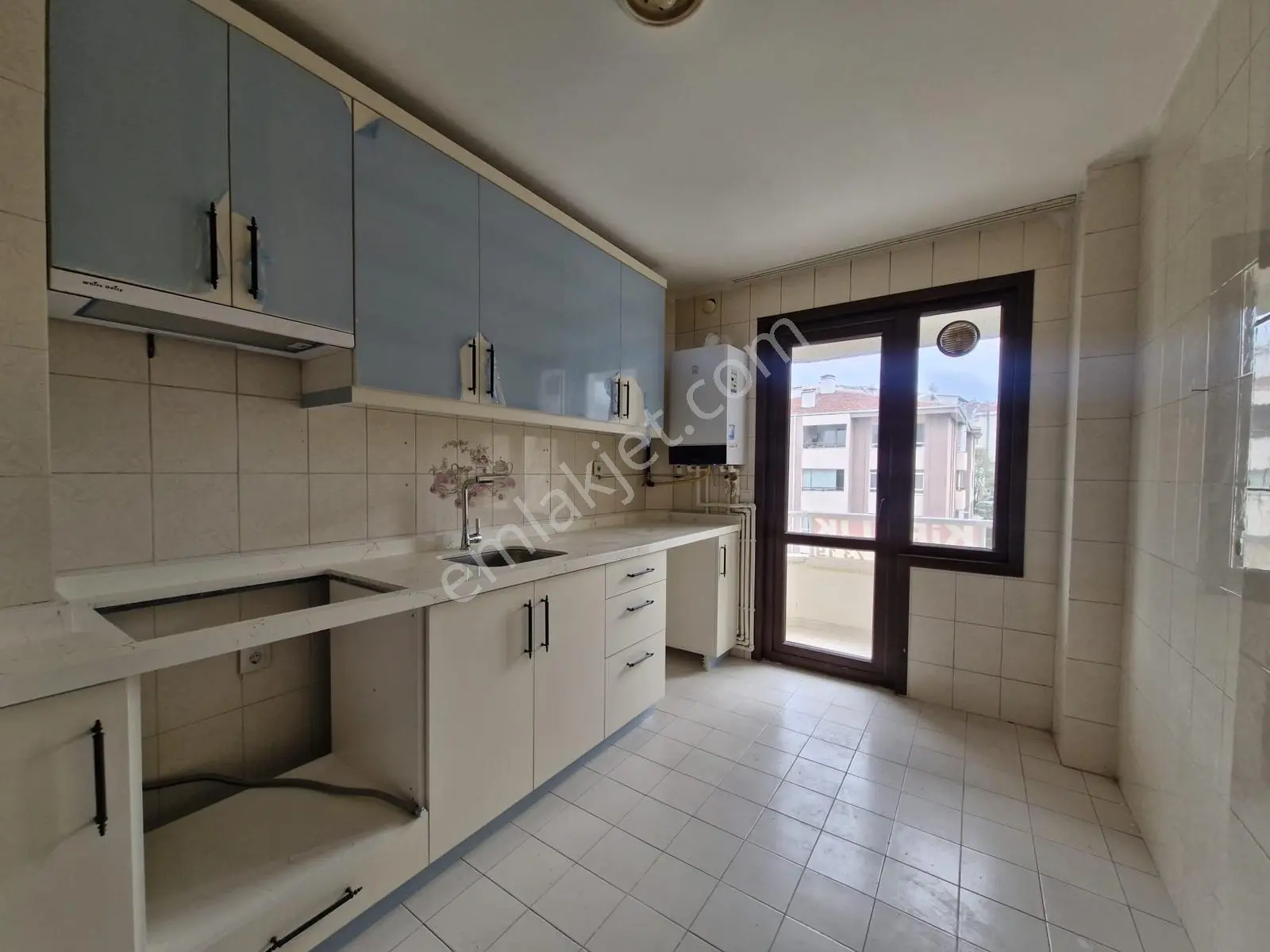 Yıldızevler Mahallesi Cezayir Caddesi Üzeri Kiralık 3+1 Daire... - Görsel 3