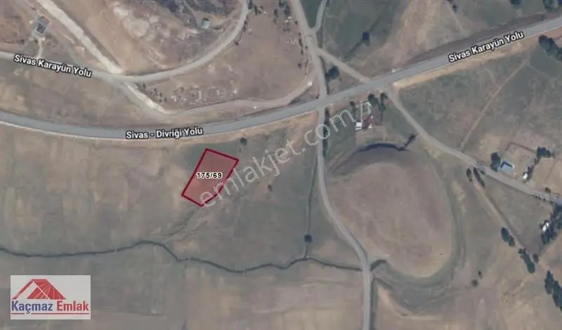 Sivas Merkez Karayün Köyü'nde Satılık 3.340 M² Tarla