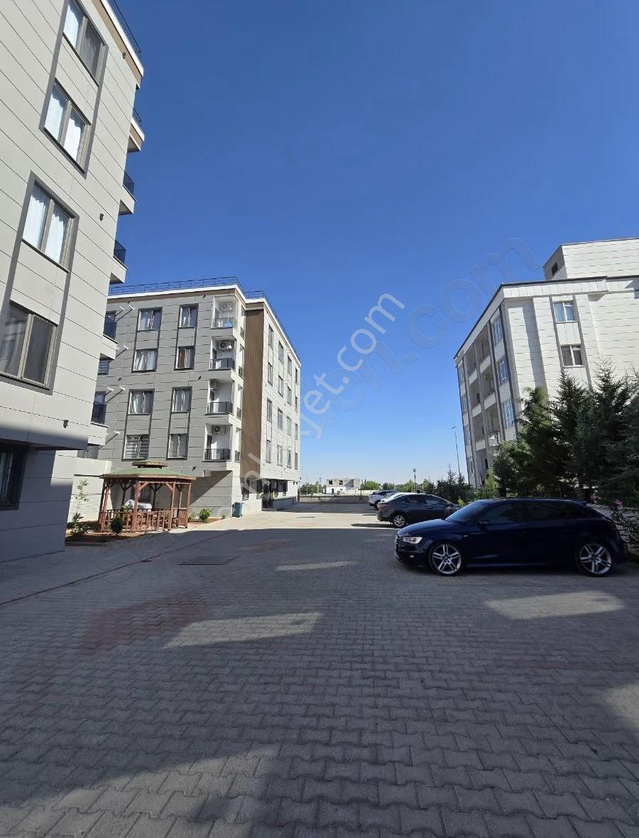 Sırrında Kiralık 1+1 Full Eşyalı Güvenlikli Lüx Daire - Görsel 9