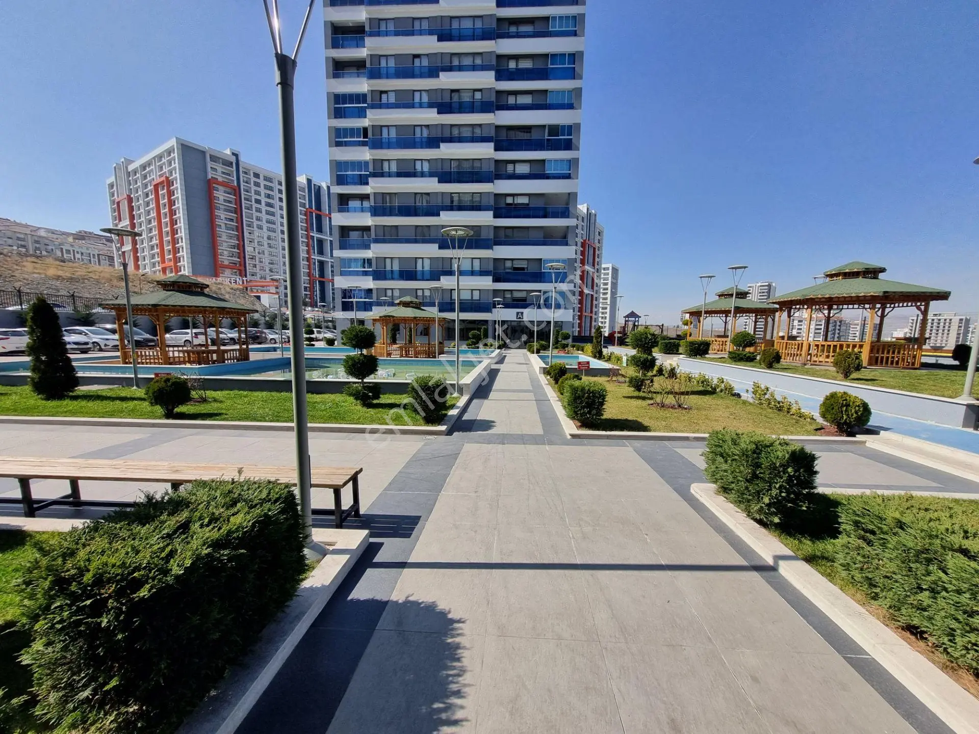 7/24 Güvenlikli -lüks Yapılı- Geniş Peyzajlı -site Dairesi 4+1. - Görsel 2