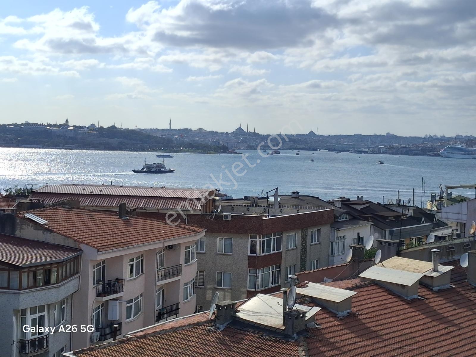 Üsküdar Yeni Binada Boğaz Manzaralı Teraslı 3+1 Çatı Dubleksi - Görsel 12