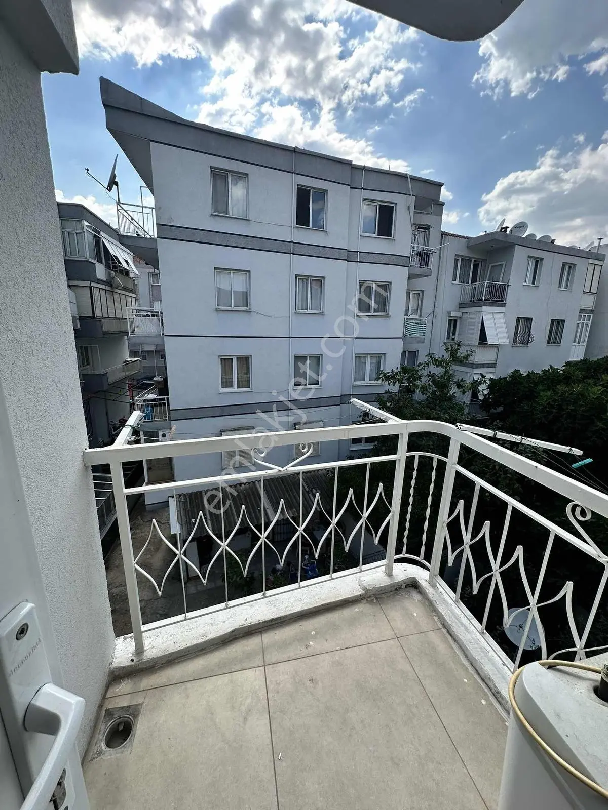 Turpa Balçovadan Merkezi Kiralık 2+1 Daire - Görsel 3