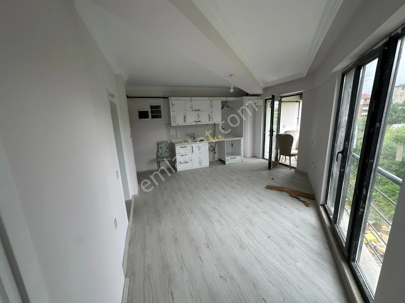 Bilgin Emlaktan Merkezde Sıfır Depozitosuz 1+1 Kiralık Daire - Görsel 2