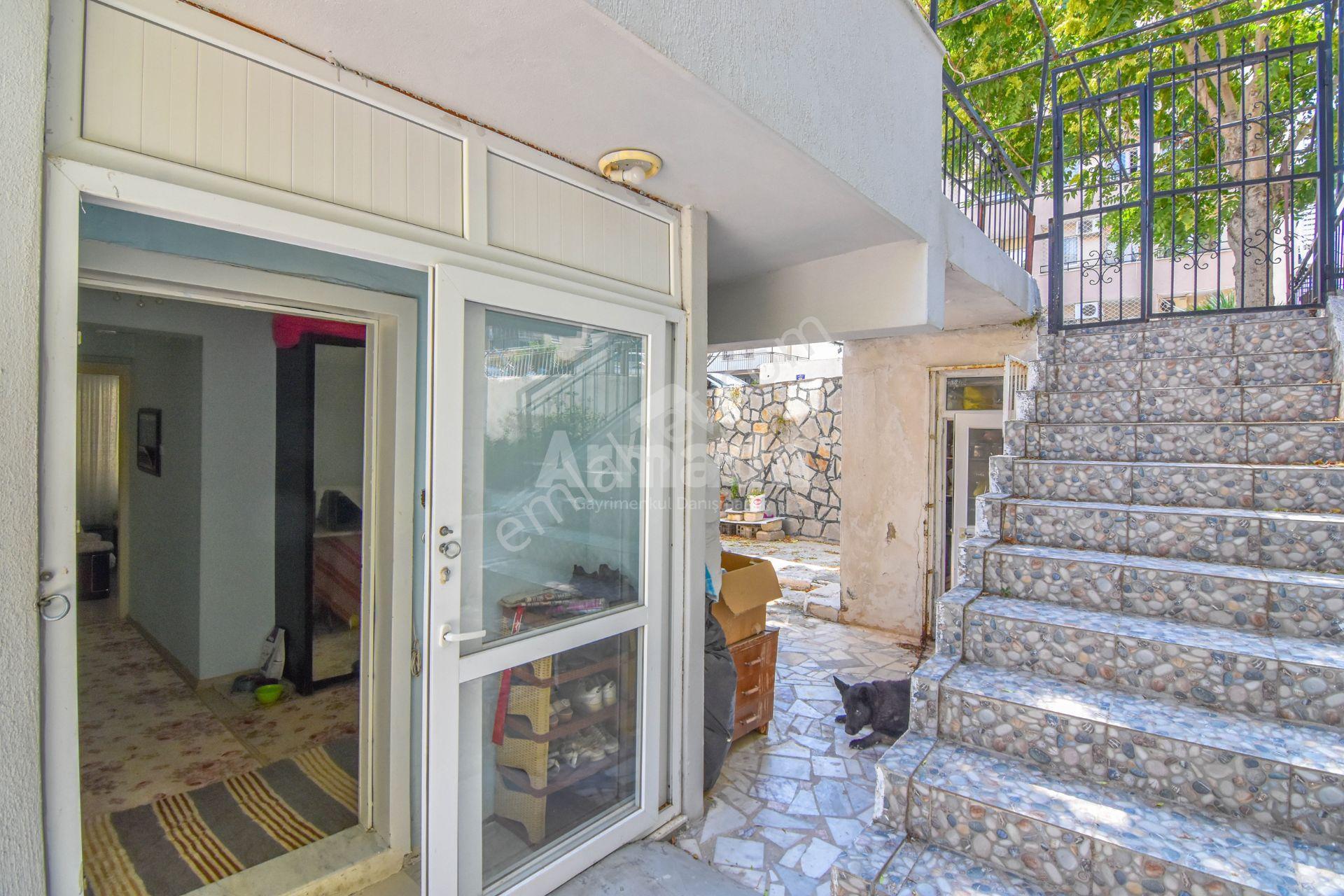 Kuşadası Merkezde Geniş Bahçeli 3+1 Giriş Katı Daire - Görsel 17