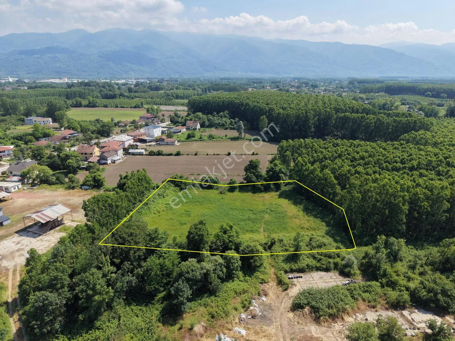 Nv Gayrimenkul | Küçük Mehmetler'de 5.857 M2 Satılık Arazi