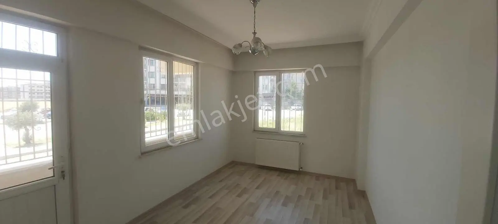 Kın Emlak-adliye Arkası 2+1 Kapalı Mutfak Kiralık Daire