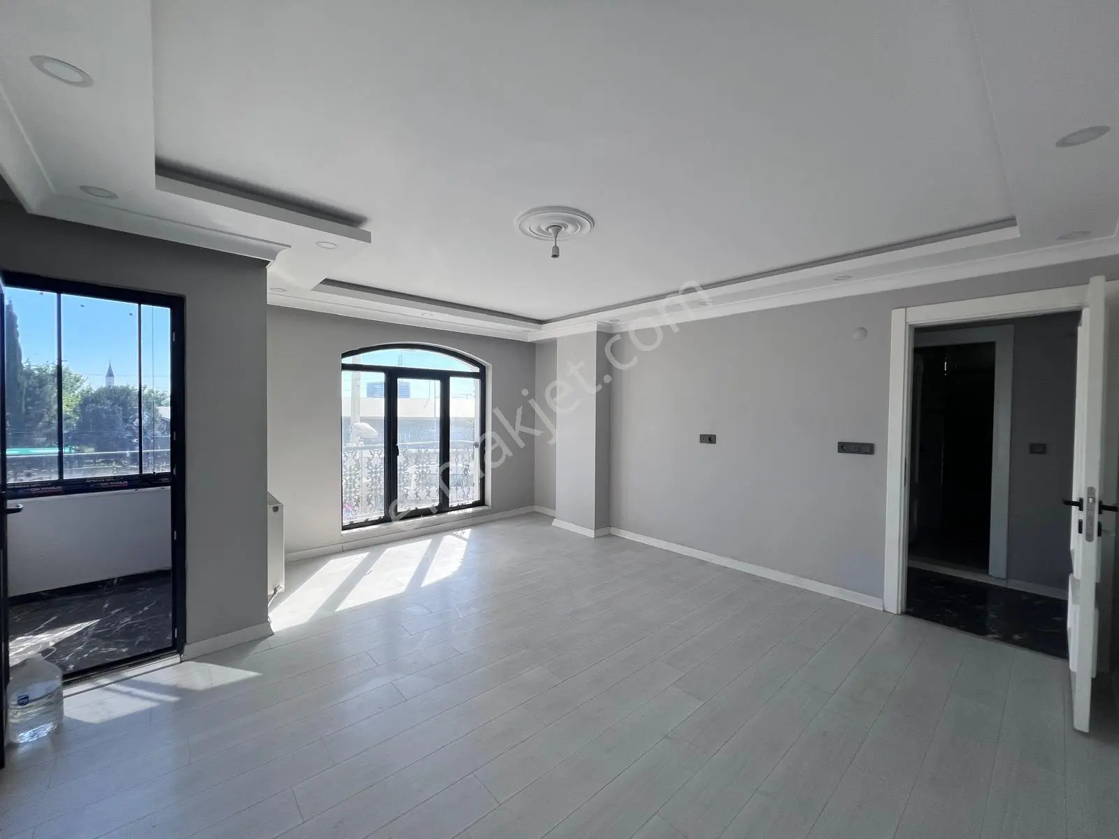 Gaziosmanpaşa Karadeniz Mahallesin'de Kiralık Boş 2 Banyolu Kapalı Mutfak Balkonlu 3+1 Daire - Görsel 2