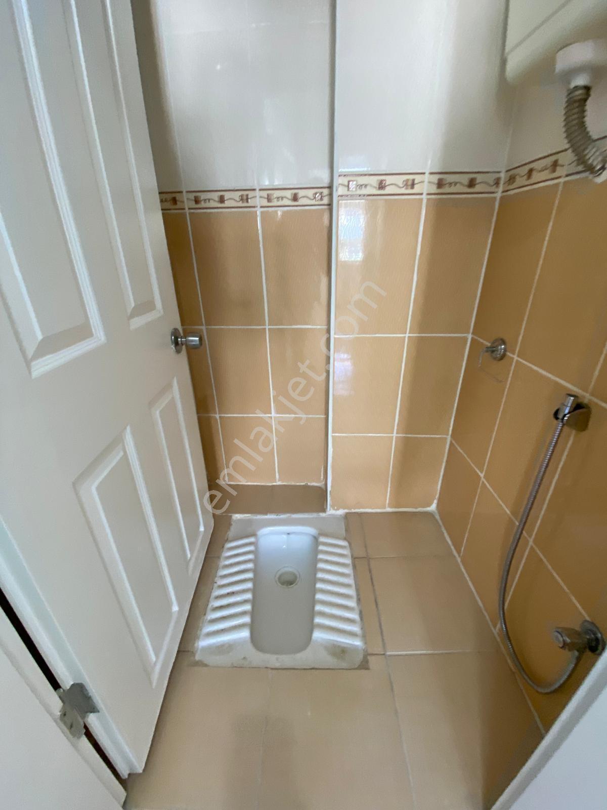 Işık Emlak'tan Satılık Üçyüzlü Metro Dibinde Dubleks 4+1 Daire - Görsel 29