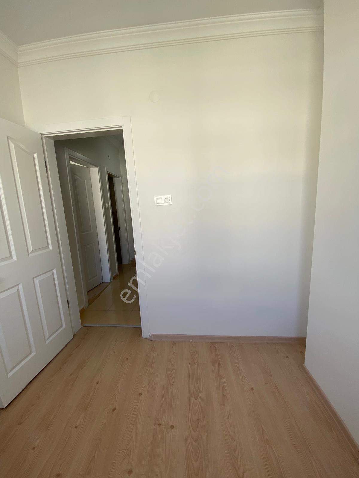 Işık Emlak'tan Satılık Üçyüzlü Metro Dibinde Dubleks 4+1 Daire - Görsel 11