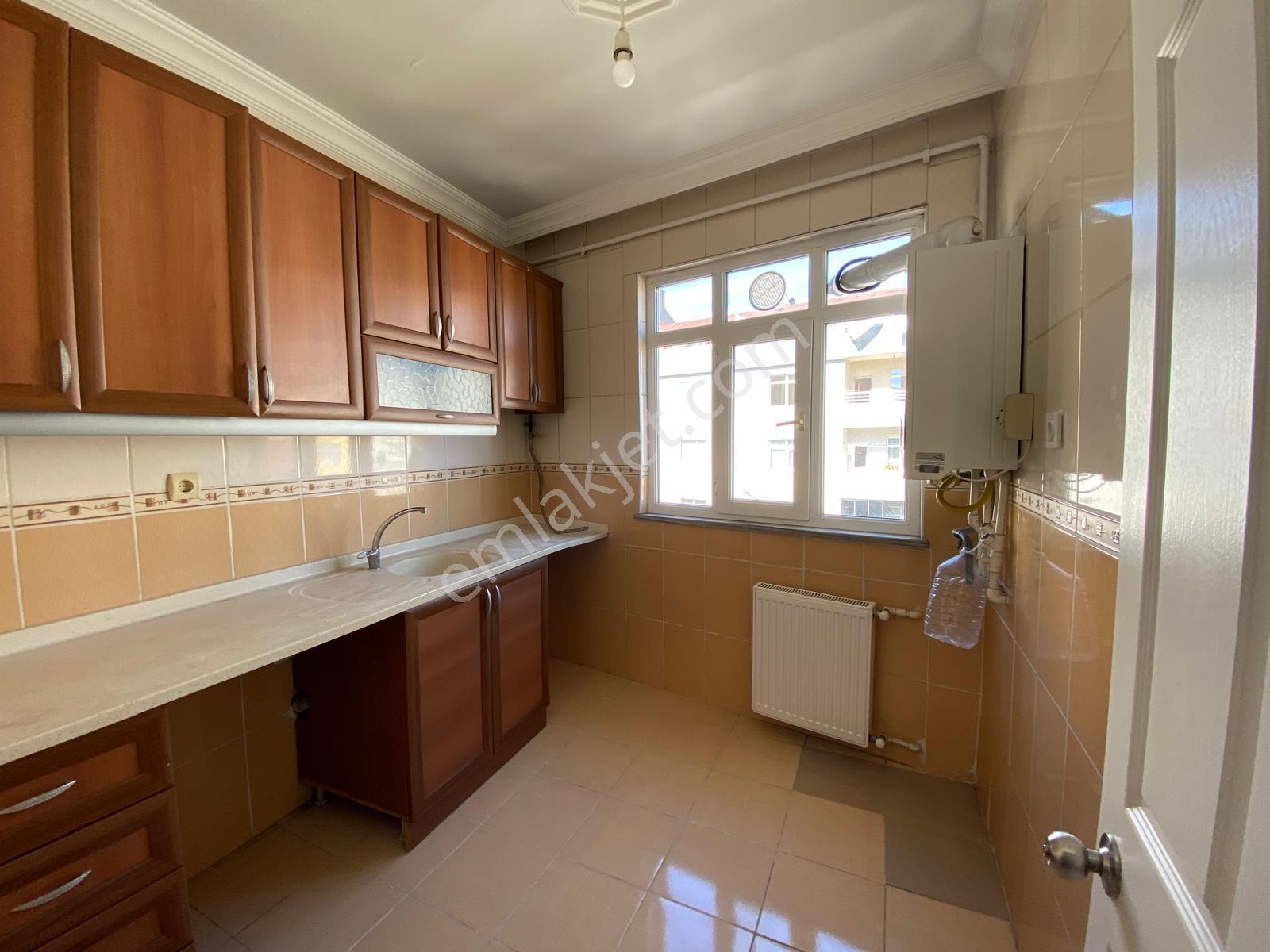 Işık Emlak'tan Satılık Üçyüzlü Metro Dibinde Dubleks 4+1 Daire - Görsel 24