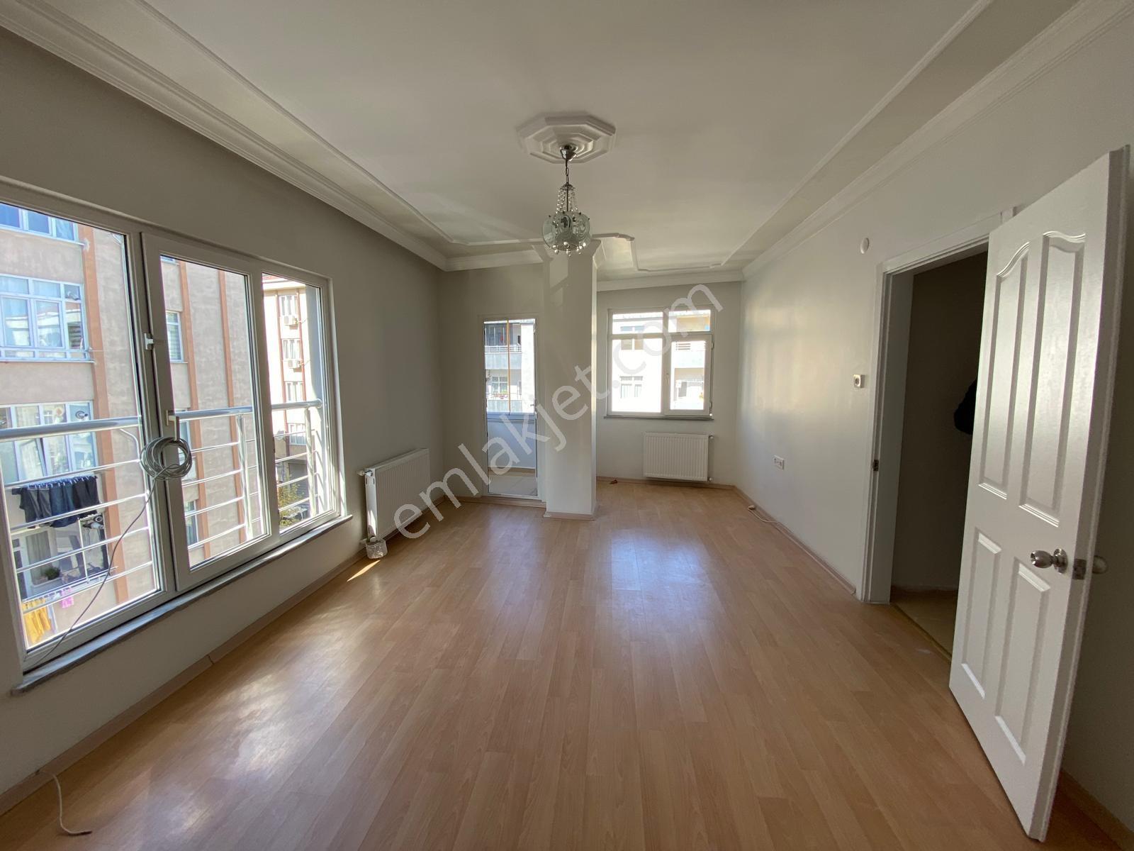 Işık Emlak'tan Satılık Üçyüzlü Metro Dibinde Dubleks 4+1 Daire - Görsel 4