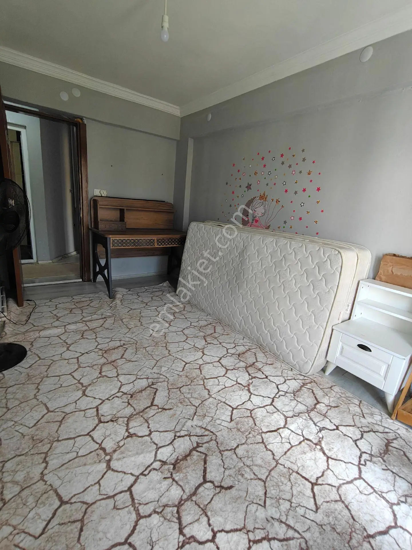 Girne Mahallesi'nde Eşyalı Ve Bakımlı 2+1 Kiralık Daire - Görsel 12