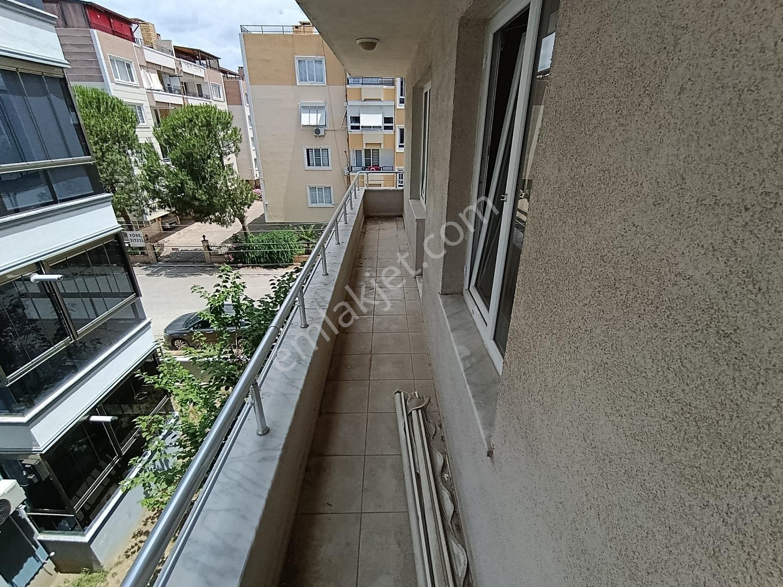 Altınkumda Ayrı Mutfaklı 13 Yaşında Ara Kat Ön Cephe 3+1 Daire - Görsel 28