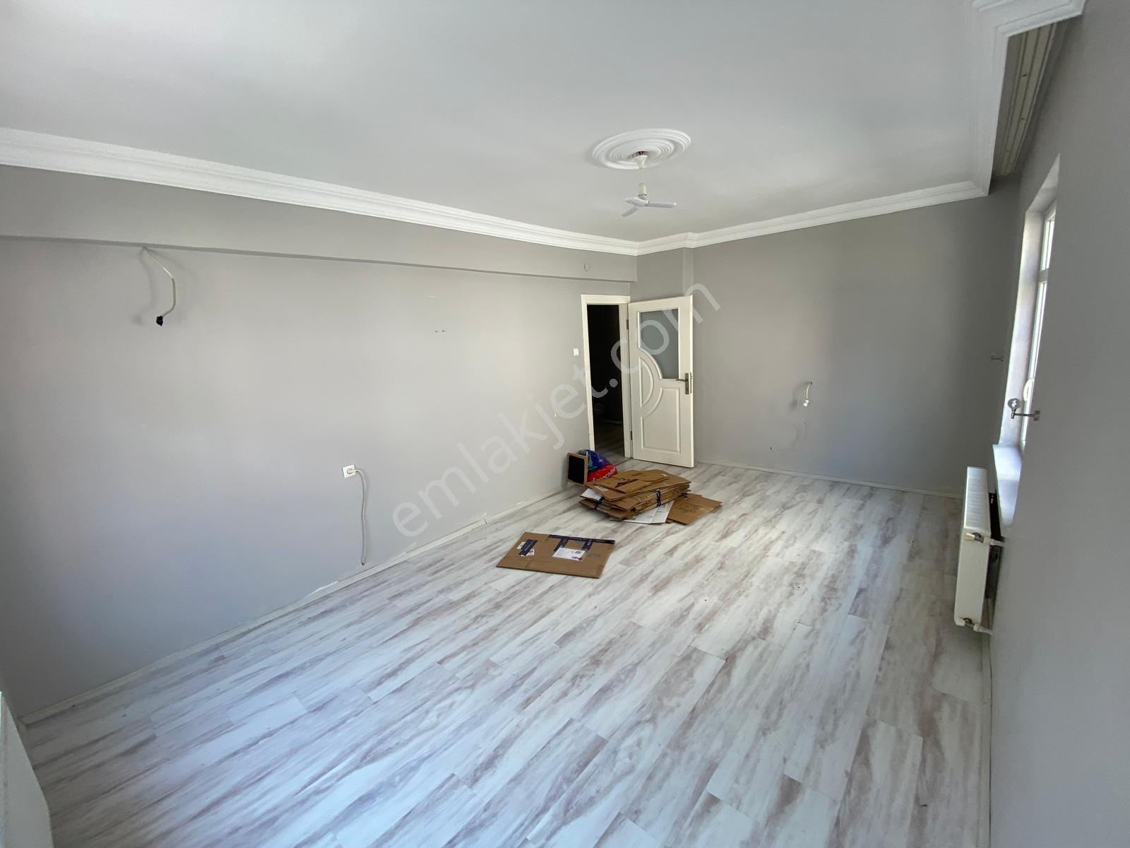 Truva' Dan İlkadım 19 Mayıs Mahallesinde Kiralık 2+1 Daire - Görsel 2
