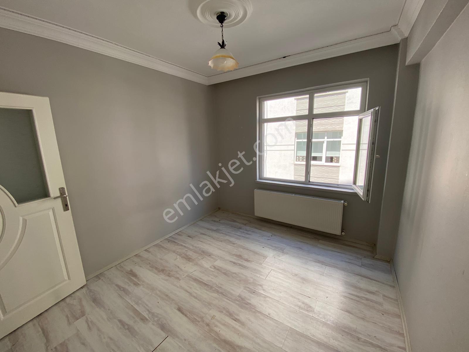 Truva' Dan İlkadım 19 Mayıs Mahallesinde Kiralık 2+1 Daire - Görsel 9
