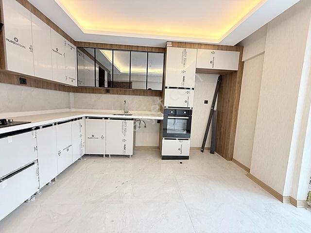 Menderes'te Cadde Üzeri 4+1 G.odalı Ultra Lüks Daire - Görsel 26