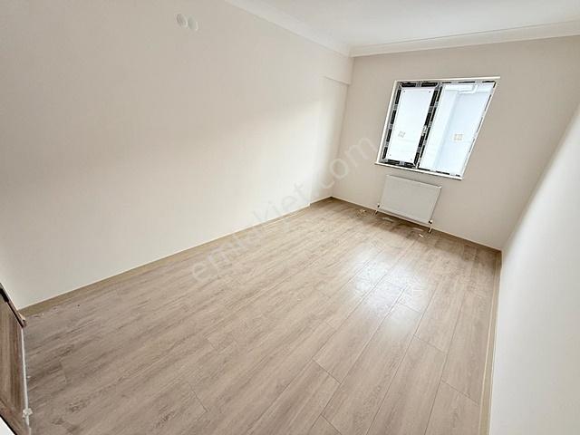 Menderes'te Cadde Üzeri 4+1 G.odalı Ultra Lüks Daire - Görsel 35