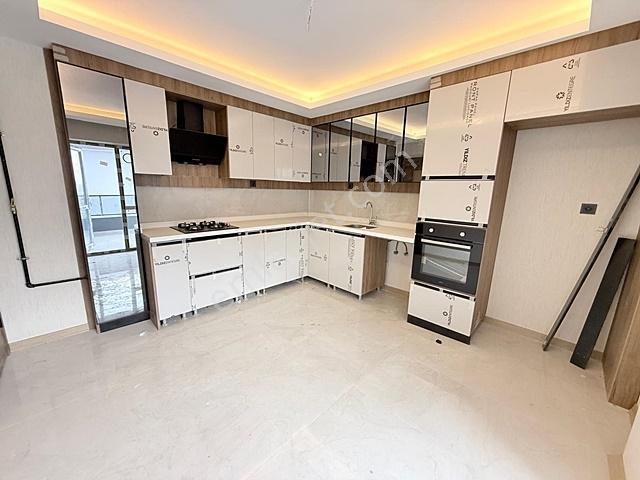 Menderes'te Cadde Üzeri 4+1 G.odalı Ultra Lüks Daire - Görsel 12