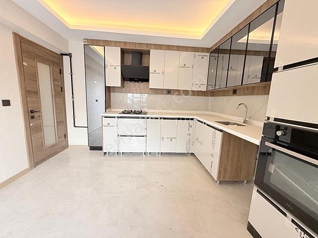 Menderes'te Cadde Üzeri 4+1 G.odalı Ultra Lüks Daire - Görsel 27