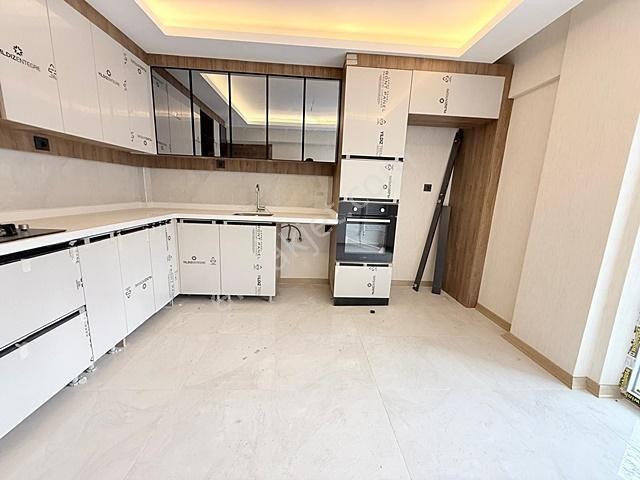 Menderes'te Cadde Üzeri 4+1 G.odalı Ultra Lüks Daire - Görsel 29