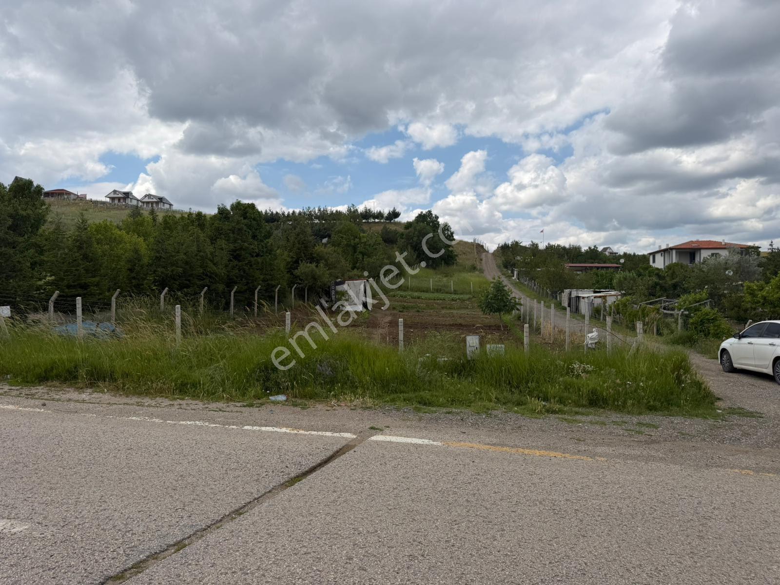 Kc Emlaktan %100 Kazançlı 1000m2 Hisseli Satılık Tarla - Görsel 10