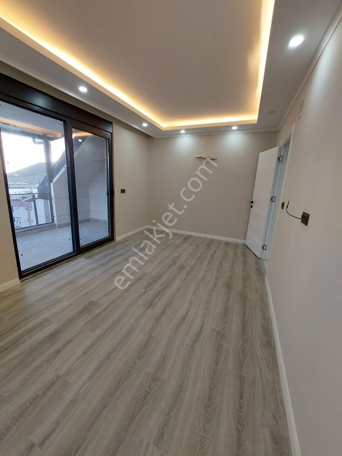 Denize Yürüme Mesafesinde | Havuzlu Sitede 2+1 Dubleks Yaşam - Görsel 23