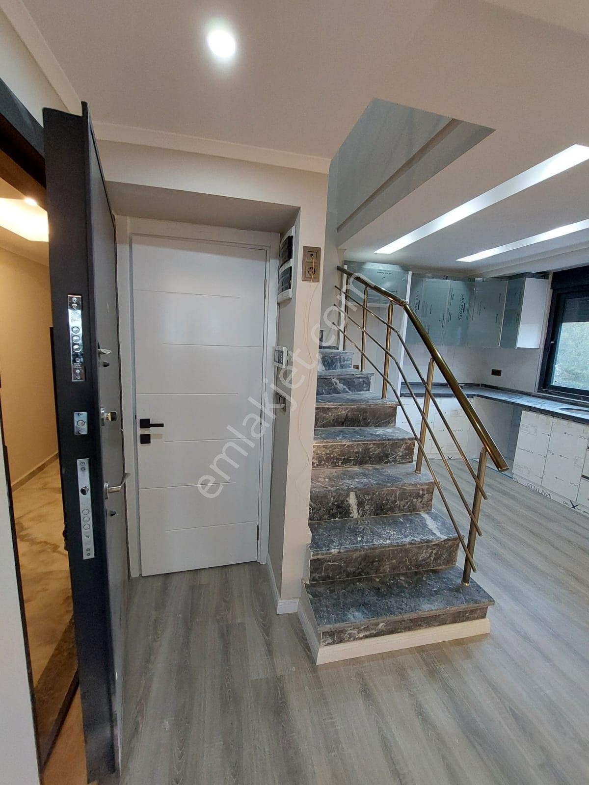 Denize Yürüme Mesafesinde | Havuzlu Sitede 2+1 Dubleks Yaşam - Görsel 2