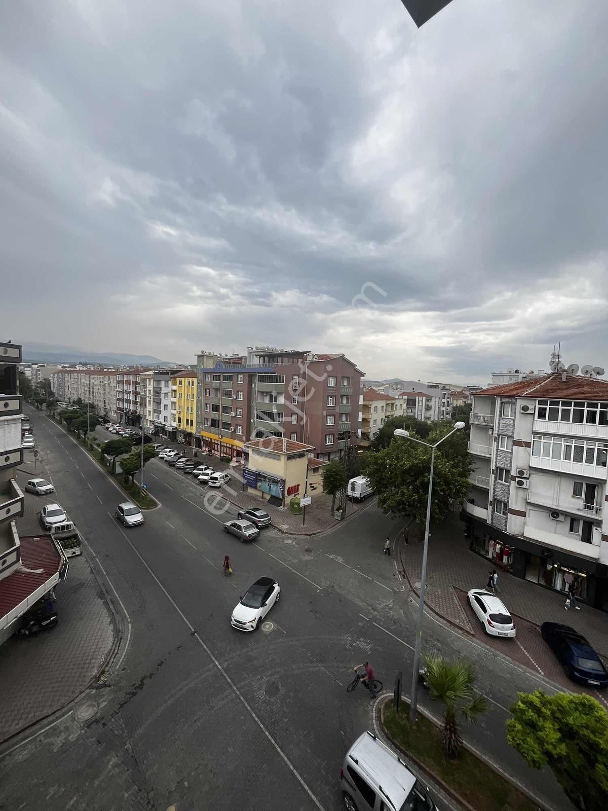 Benim Emlak'tan Hürriyet Mah. Migros Marketin Üstünde Köşe Daire - Görsel 6