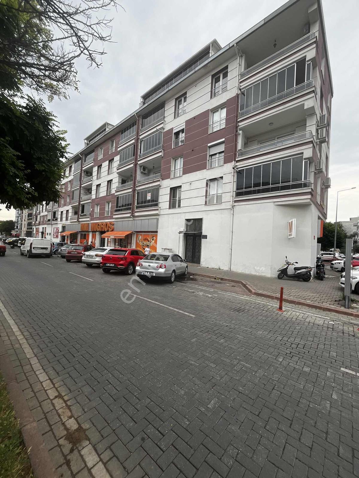 Benim Emlak'tan Hürriyet Mah. Migros Marketin Üstünde Köşe Daire - Görsel 23