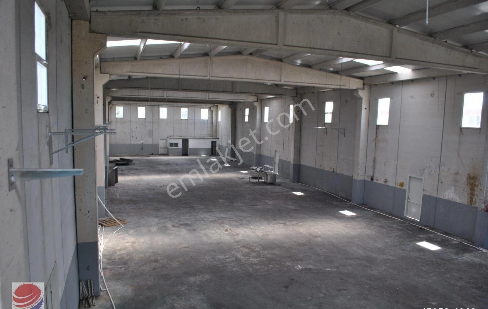 Alipaşa'da 1000 M2 Üretim Ve Depolamaya Uygun Kiralık Bina .. - Görsel 24