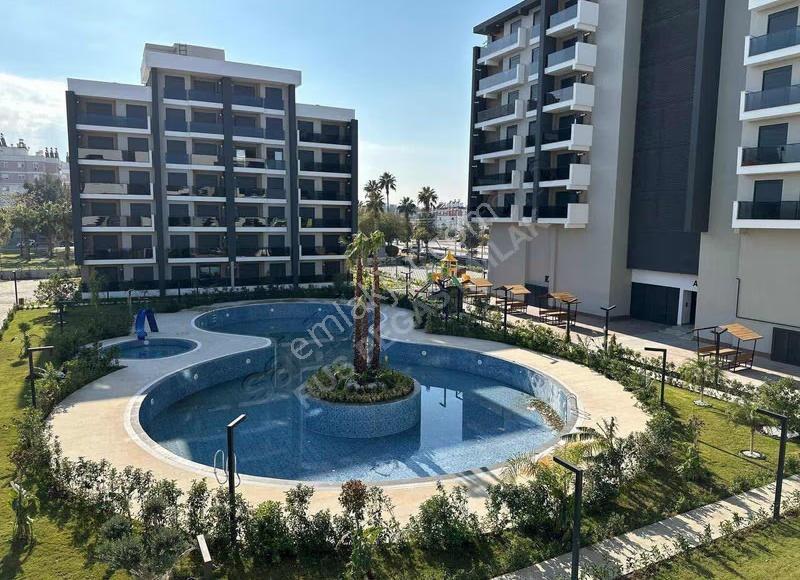 Kepezde Yeni Premium Sitede Satılık 2+1 Daire Havuz Manzaralı