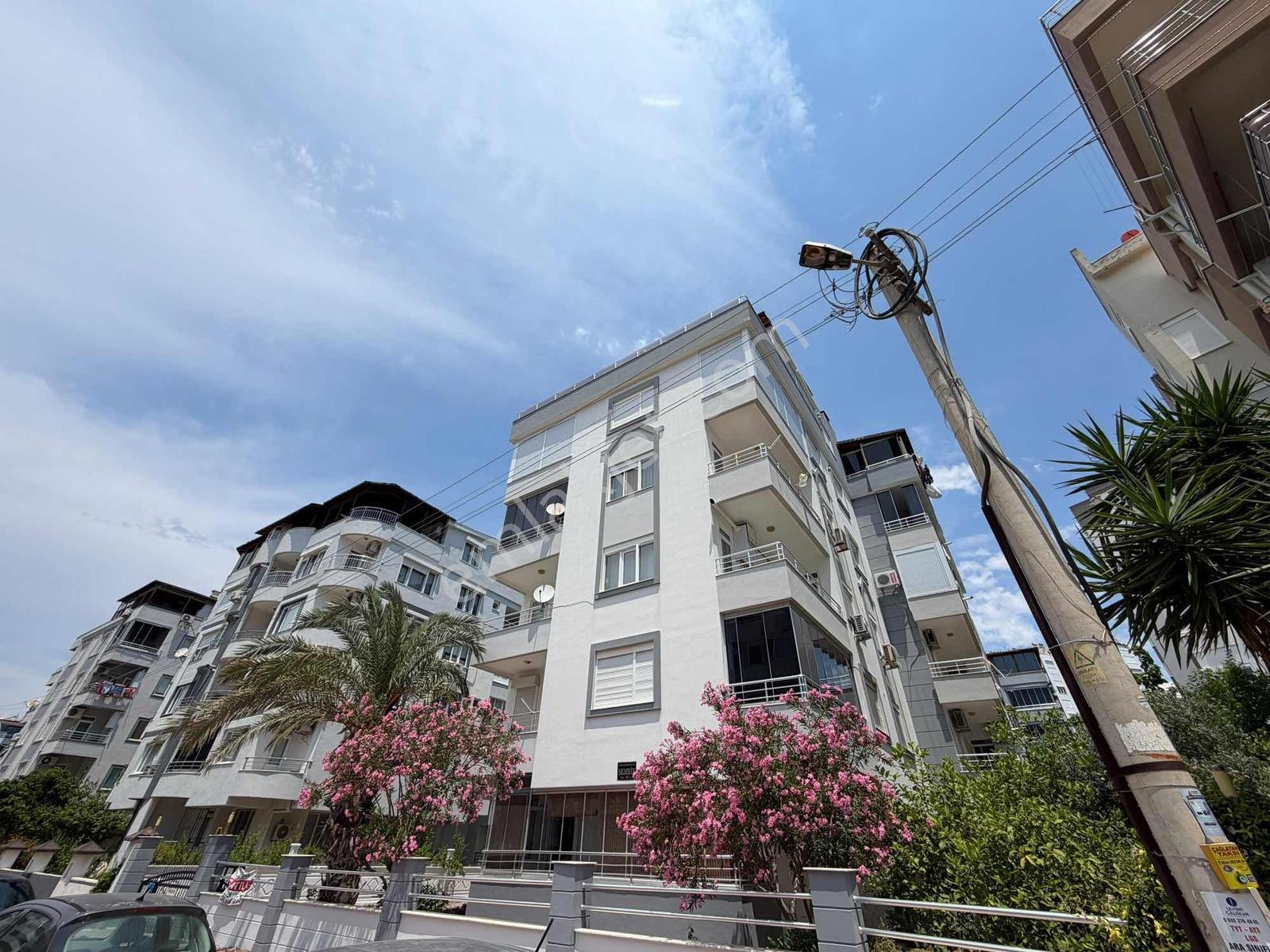 Lara Çağlayanda Satılık 2+1 Eşyalı Daire - Görsel 3