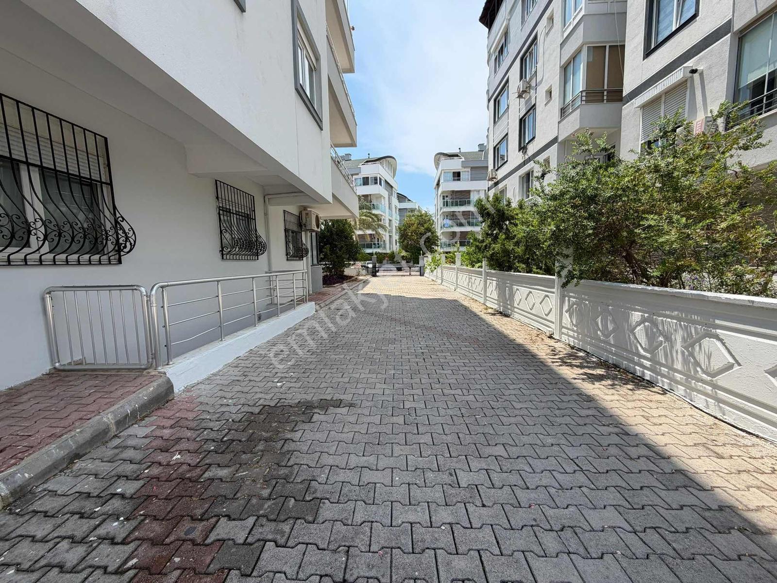 Lara Çağlayanda Satılık 2+1 Eşyalı Daire - Görsel 7