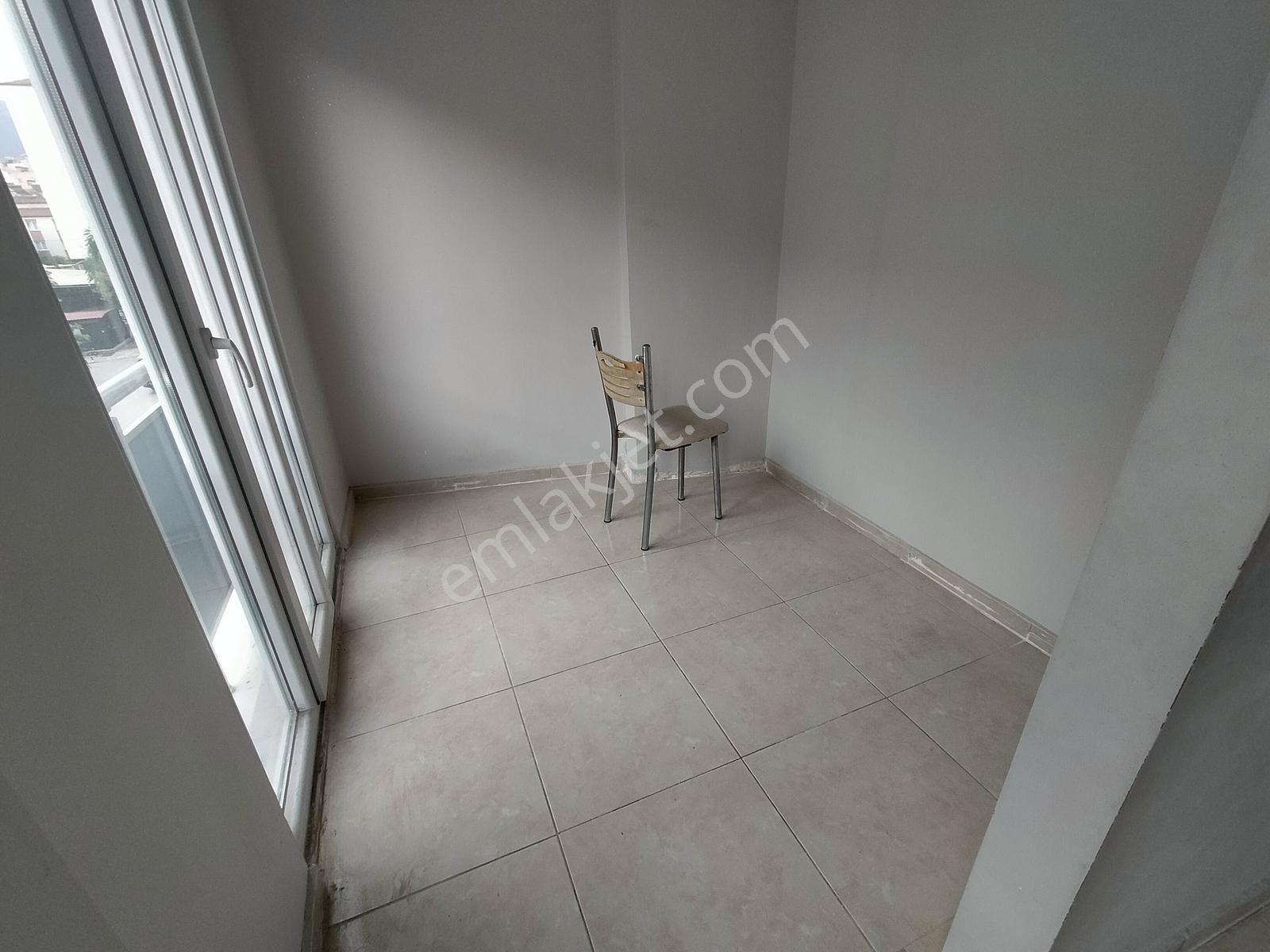 Akkonakda Aile Binasında Eşyasız 50m2 2+1 Kiralık Daire - Görsel 15