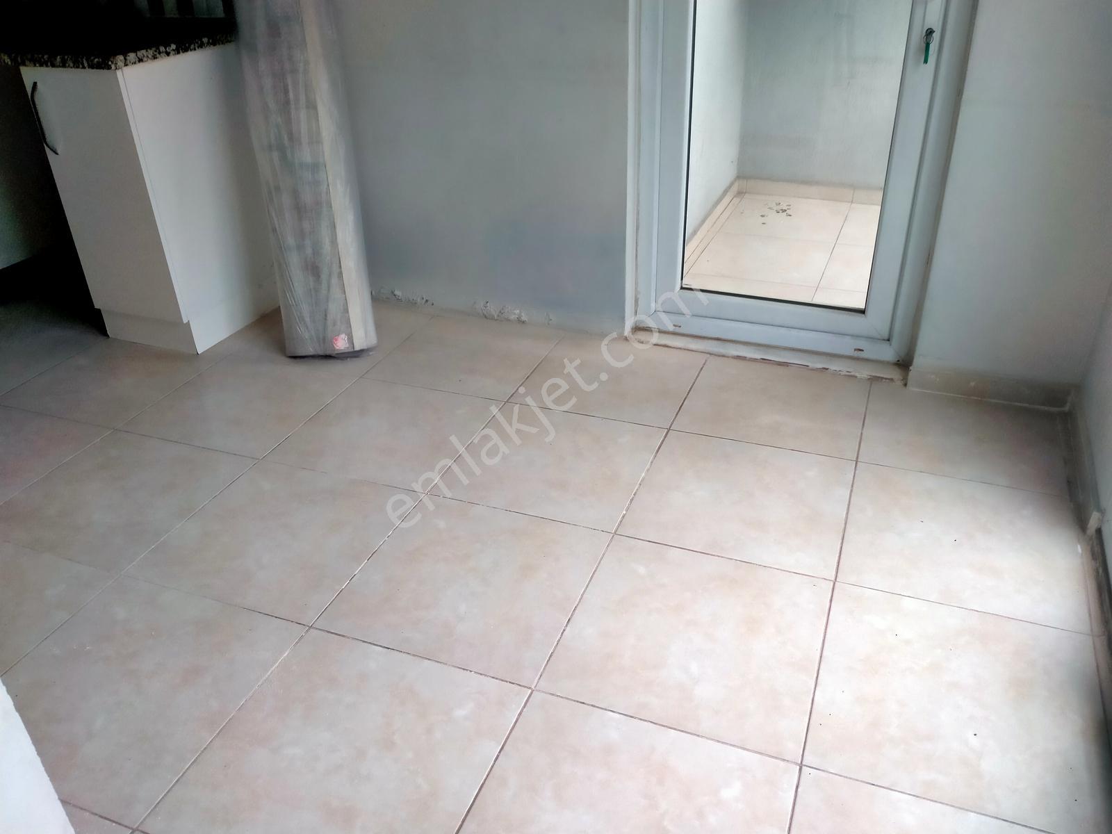 Akkonakda Aile Binasında Eşyasız 50m2 2+1 Kiralık Daire - Görsel 17