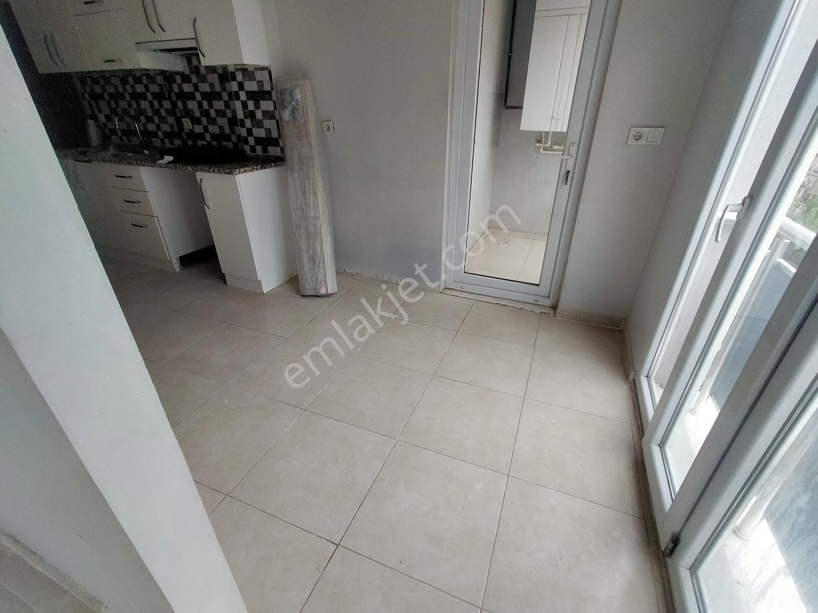 Akkonakda Aile Binasında Eşyasız 50m2 2+1 Kiralık Daire - Görsel 13