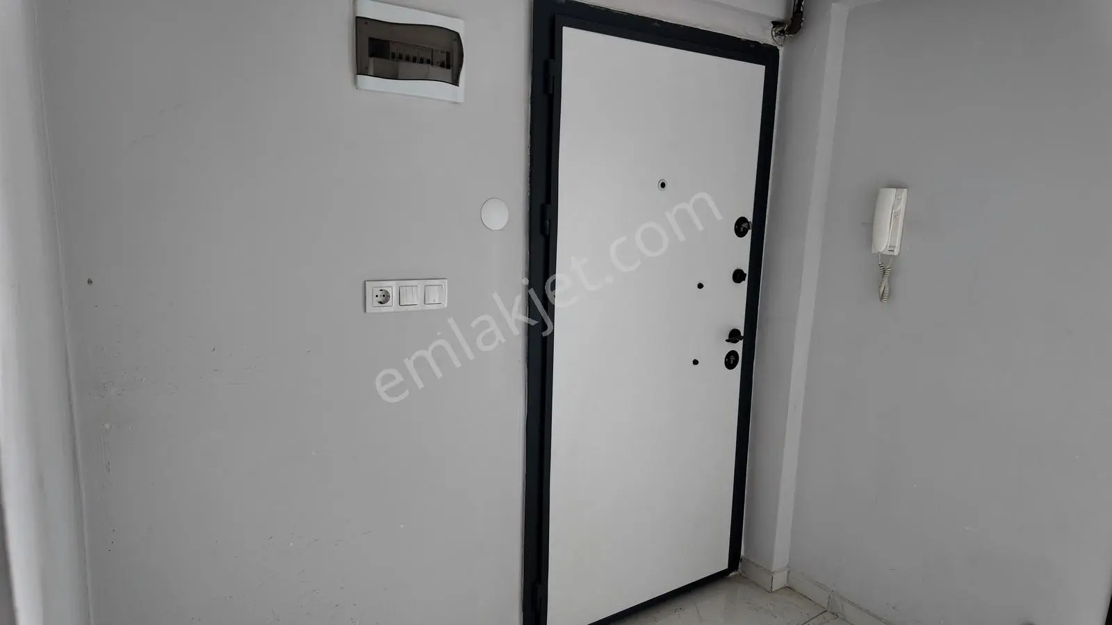 Zafer Mahallesi Zübeyde Hanım Caddesi'nde Kiralık Geniş Daire - Görsel 19