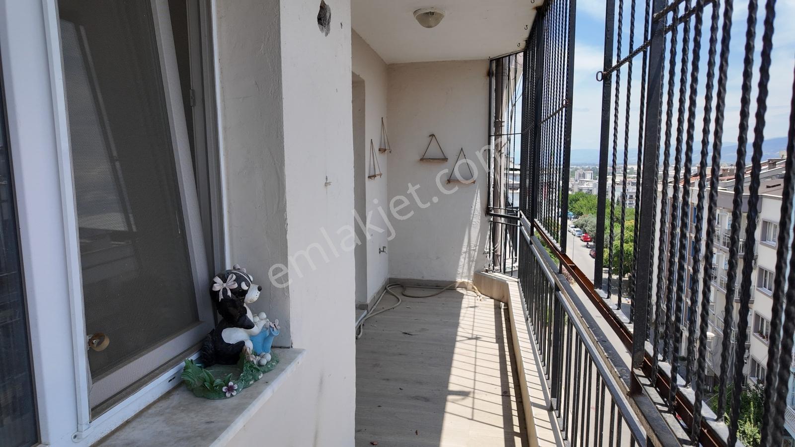 Zafer Mahallesi Zübeyde Hanım Caddesi'nde Kiralık Geniş Daire - Görsel 6