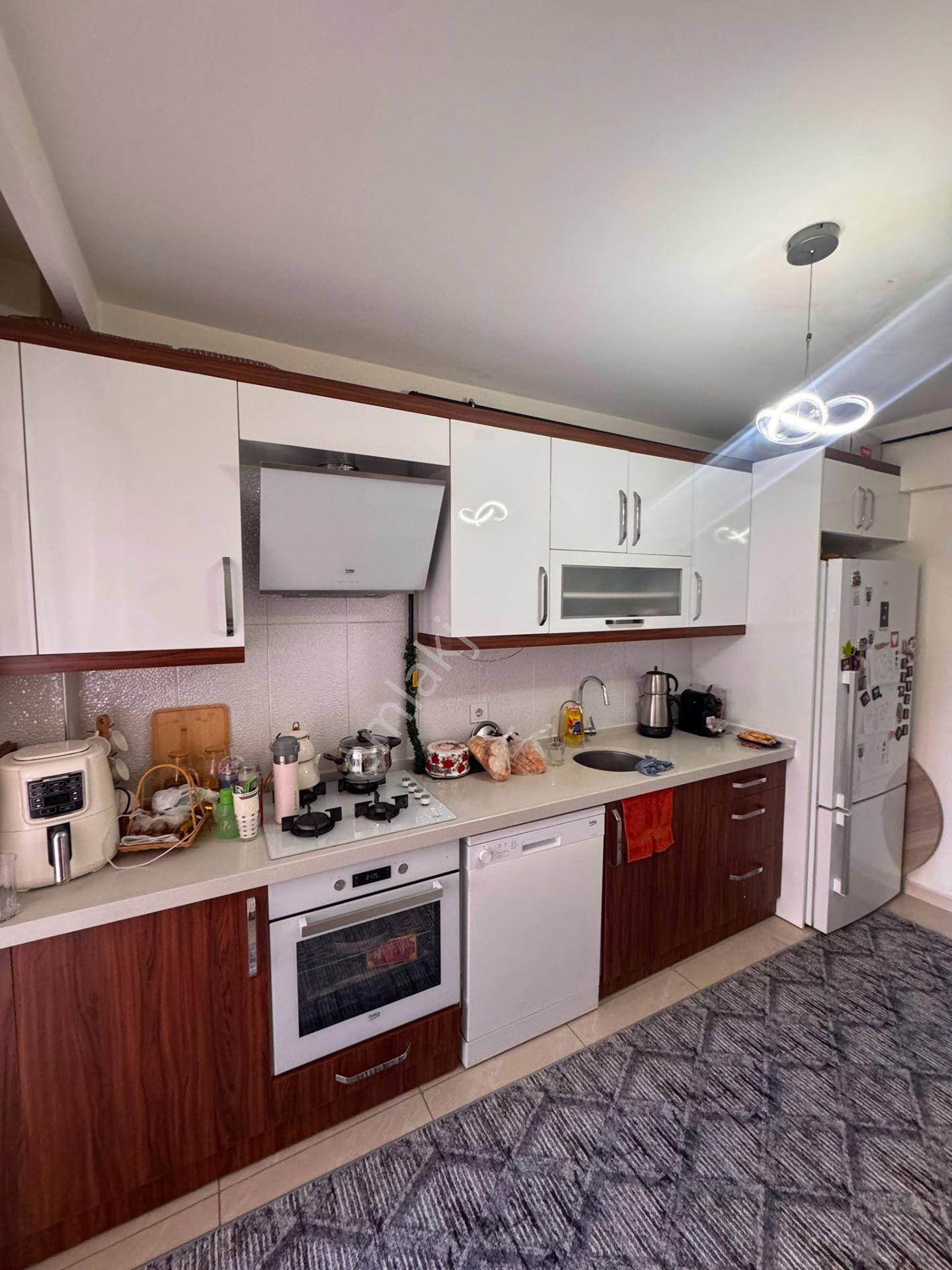 Millet Mahallesi'nde Geniş Ve Ferah 2+1 Satılık Daire | 120 M² Yaşam Alanı - Görsel 24