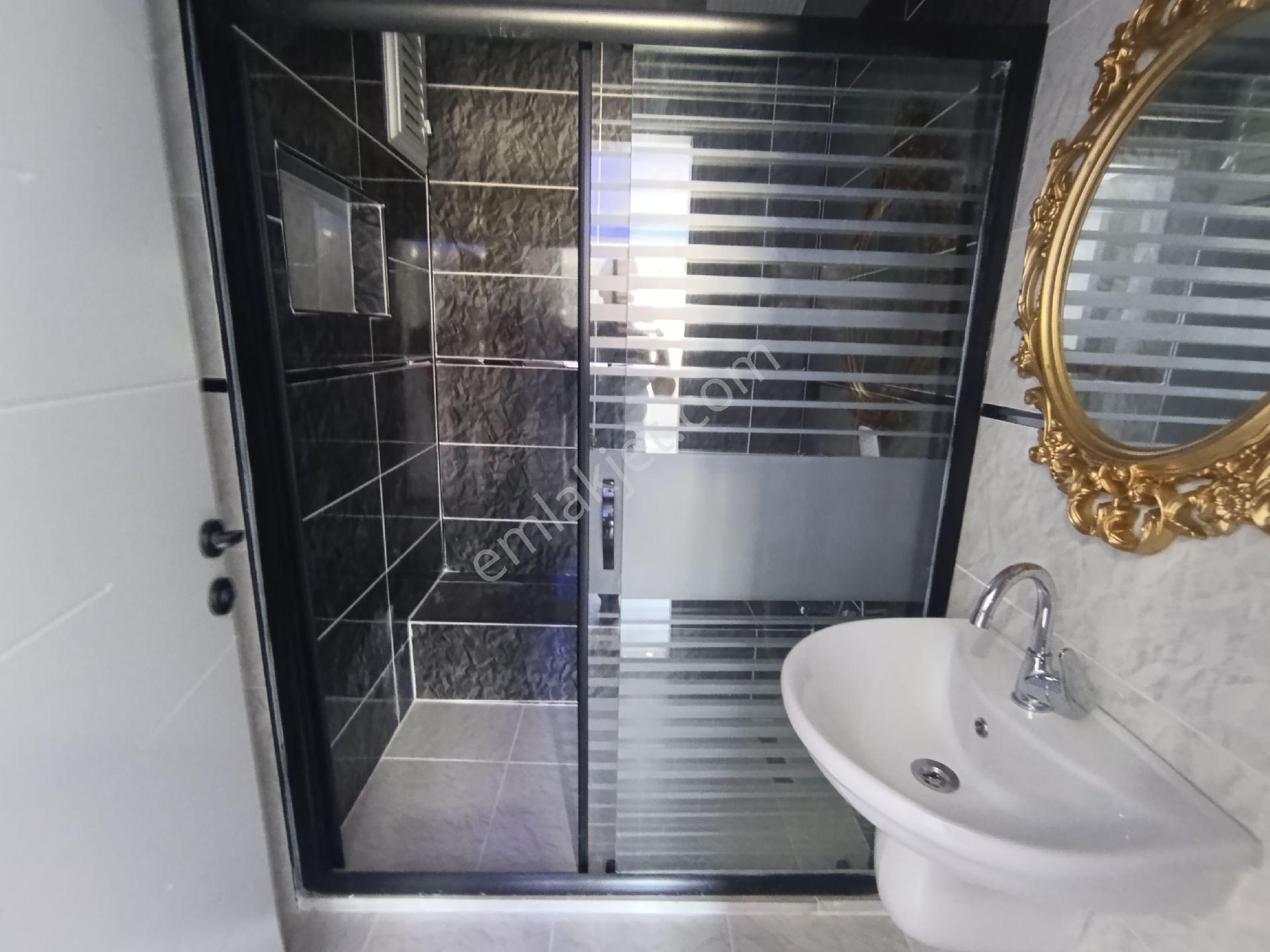 Yenişehir Mahallesi'nde Satılık Arakatta Kapalı Otoparklı 3+1 Lüks Sıfır Kullanılmamış Daire - Görsel 17