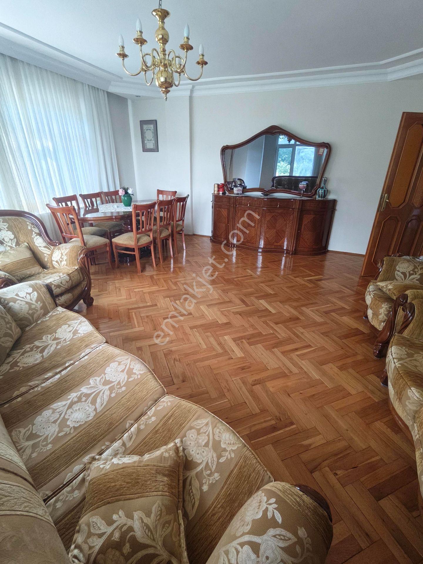 İstinye Parka Yakın Mahallede Emirgan Korusu Manzaralı 3+1 Kombi