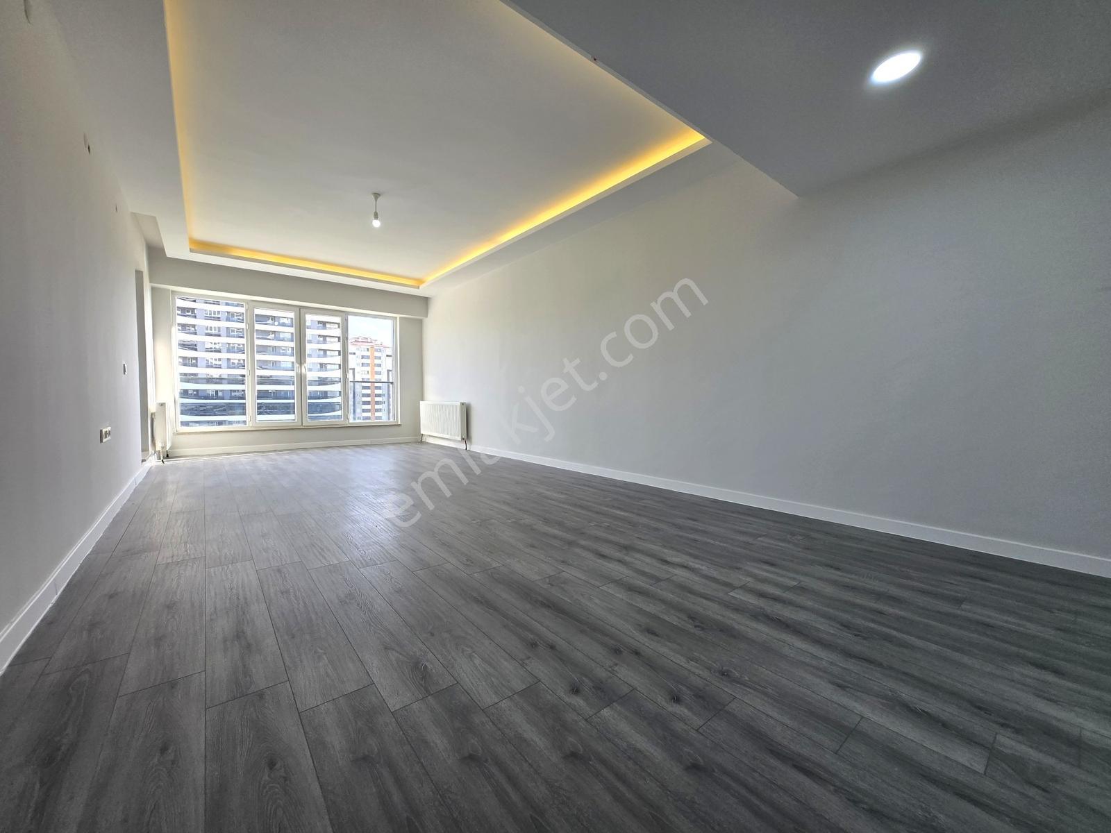 Garanti Emlak'tan - Havuzlu Sitede - 183 M² - 3+1 - A Clas Daire - Görsel 23