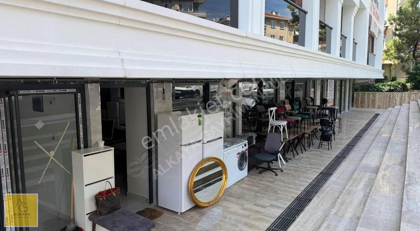 Küçükyalı Rüştü Sarp Cad. Satılık 36m² Dükkan - Ön Cephe - Görsel 7