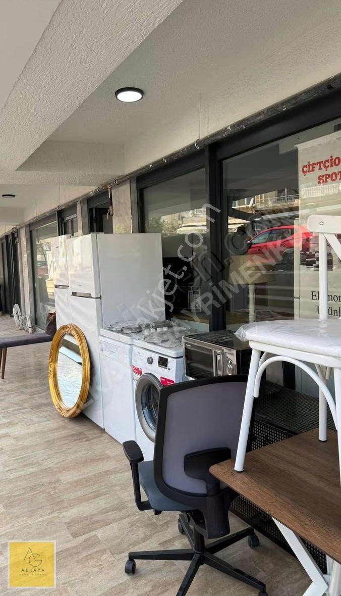 Küçükyalı Rüştü Sarp Cad. Satılık 36m² Dükkan - Ön Cephe - Görsel 9