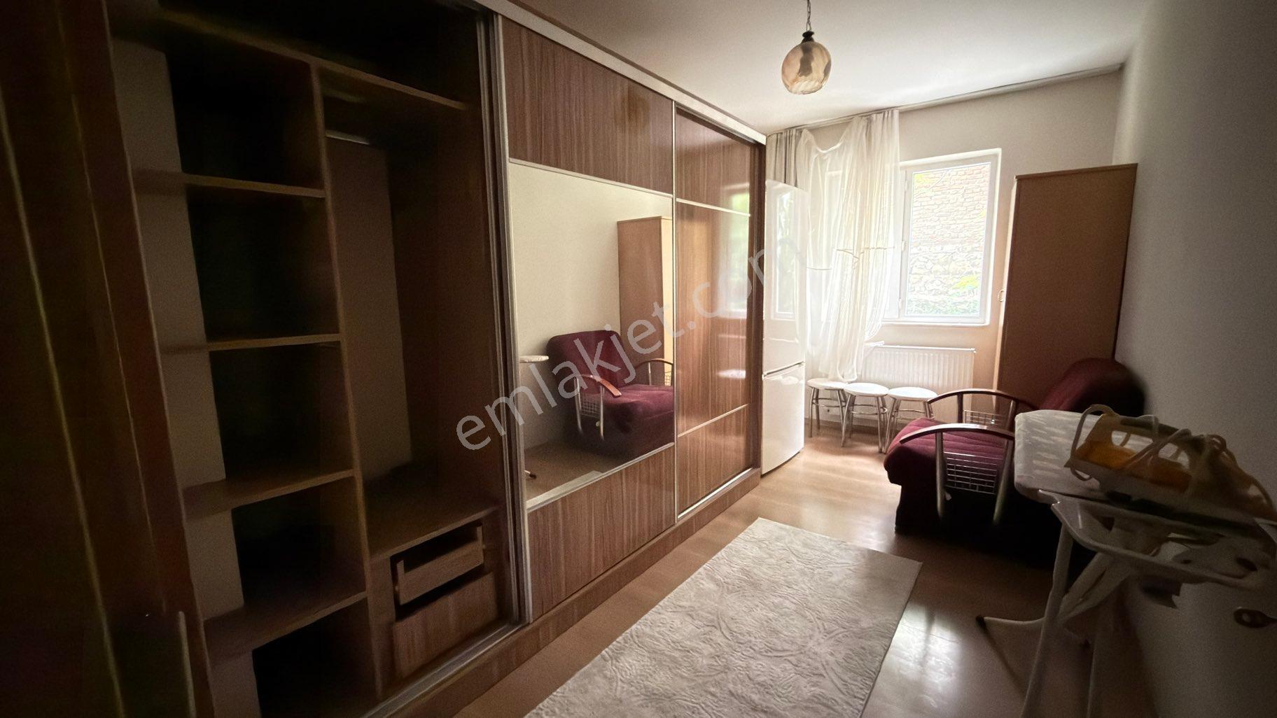 Alaybey’de Full Eşyalı 2+1 Cadde Üzerinde Kiralık Daire - Görsel 15