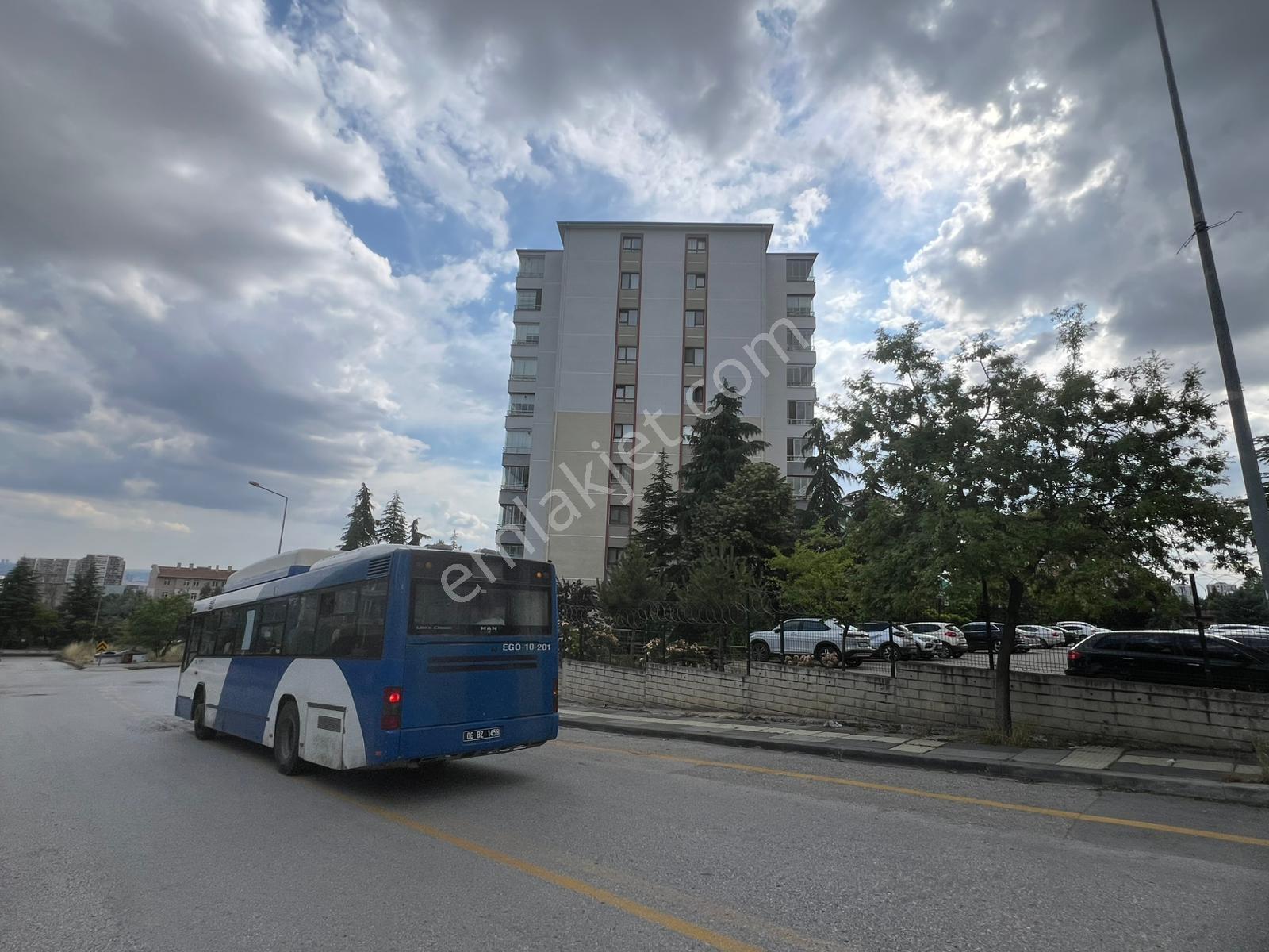 Kardelende Önü Açık Geniş Ve Ferah 3+1 Üst Kat Satılık - Görsel 24