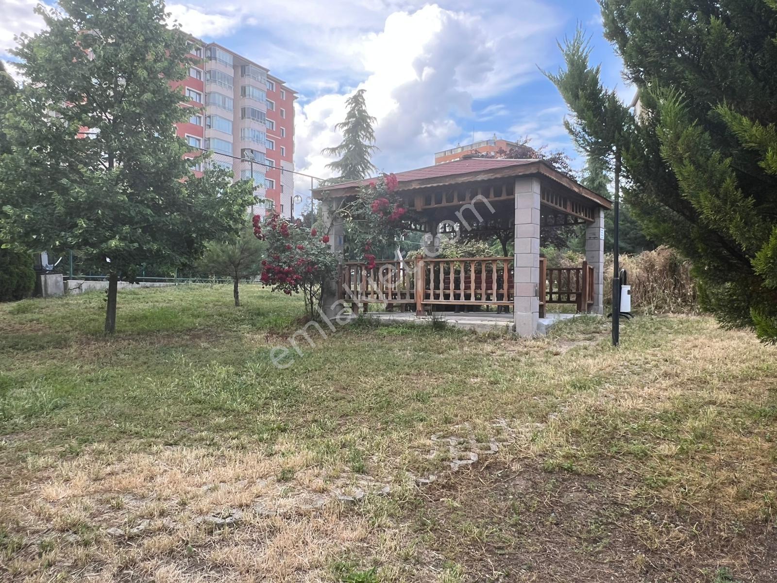 Kardelende Önü Açık Geniş Ve Ferah 3+1 Üst Kat Satılık - Görsel 19