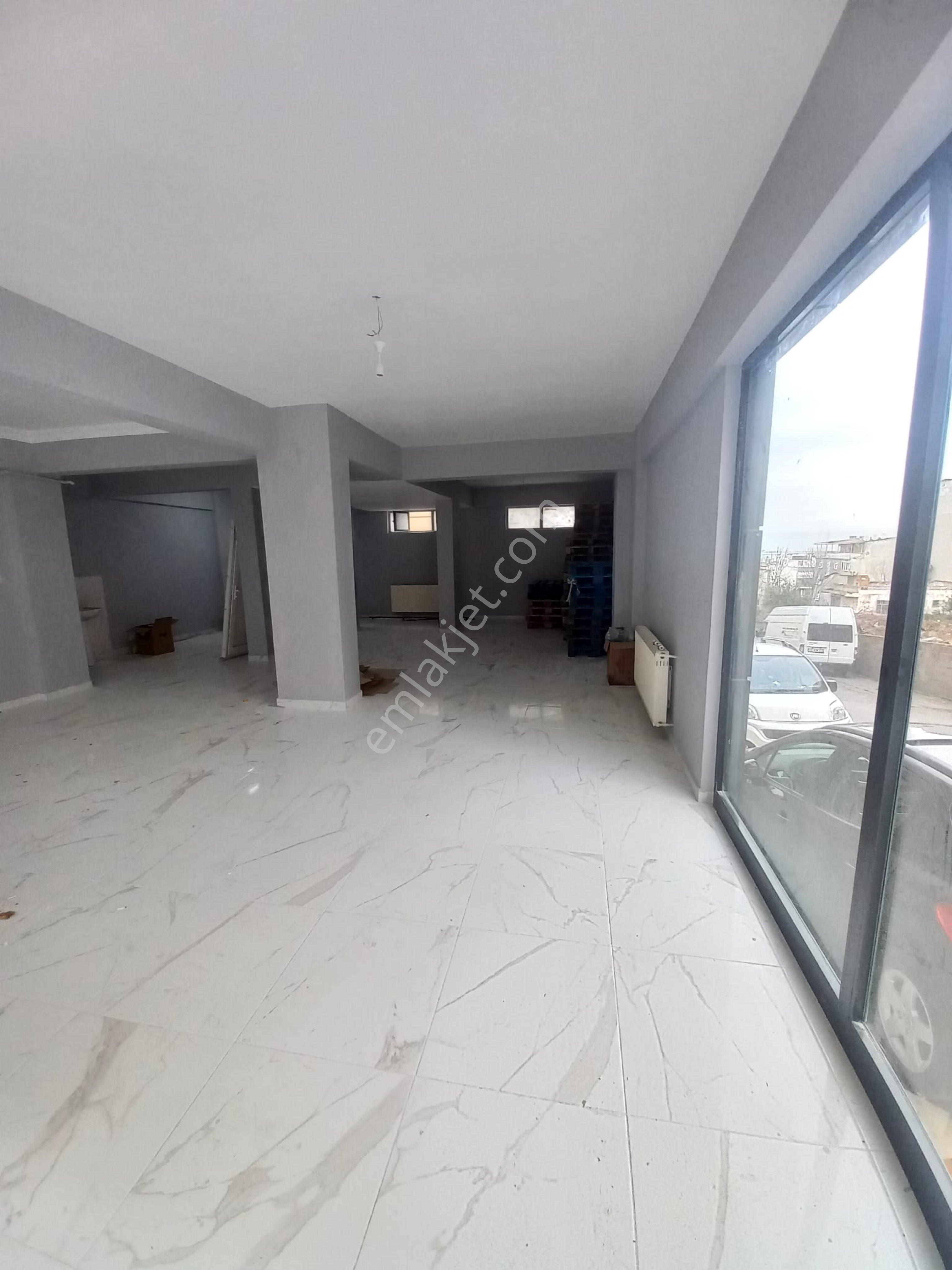 Canik Uludağda Salı Pazarı Sokağında Satılık Masrafsız 85 M2 Dükkan - Görsel 3