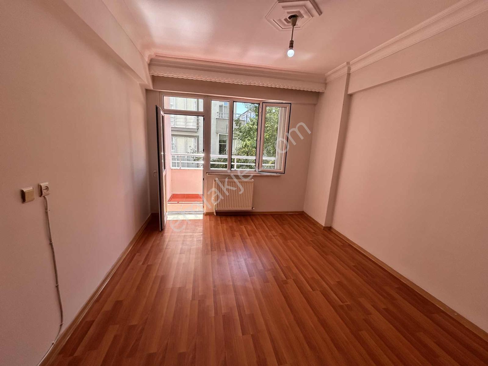 Merkezi Konumda Öztrak Caddesinde Kiralık 3+1 Daire - Görsel 4